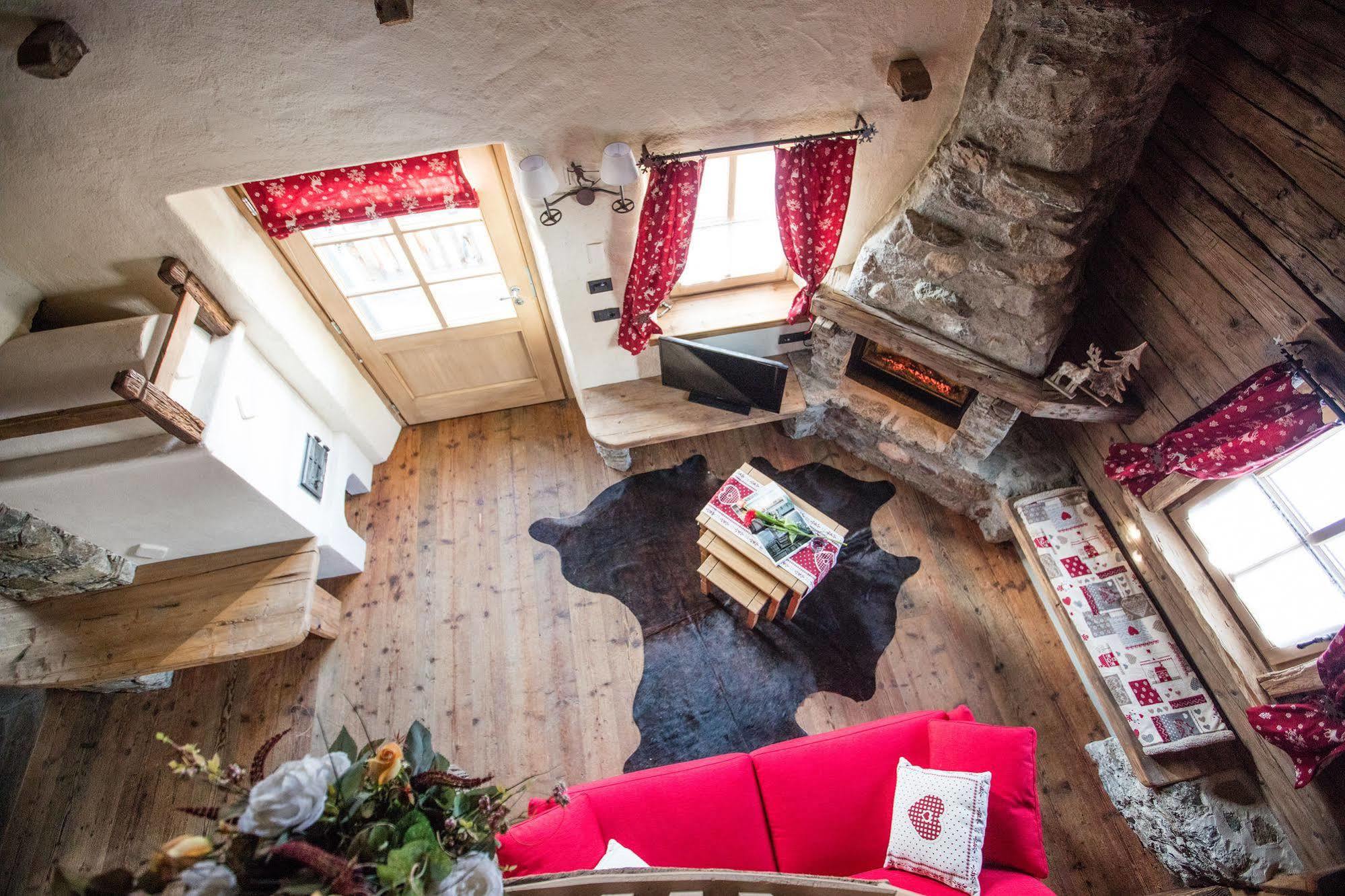 Chalet Charm Livigno Esterno foto