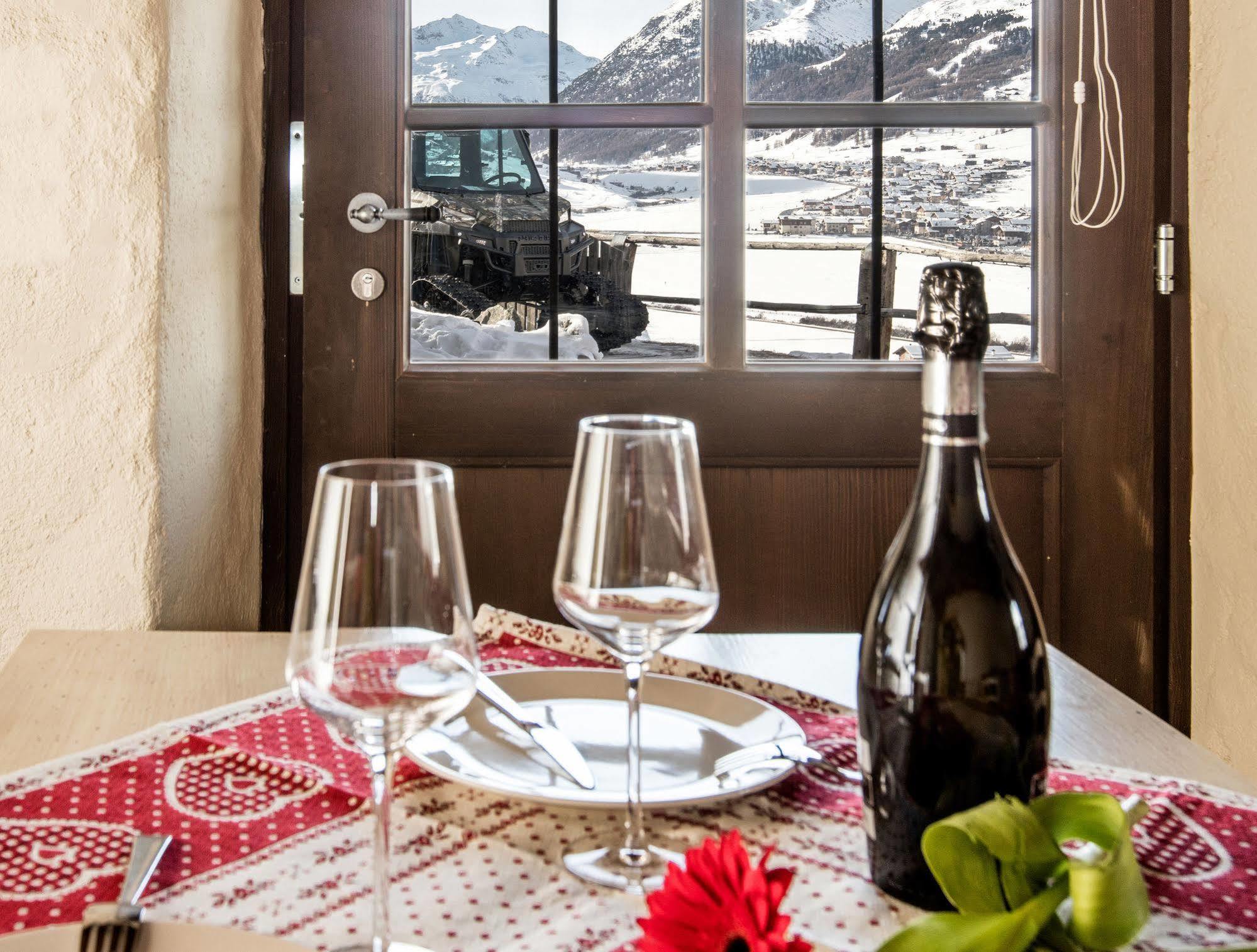 Chalet Charm Livigno Esterno foto